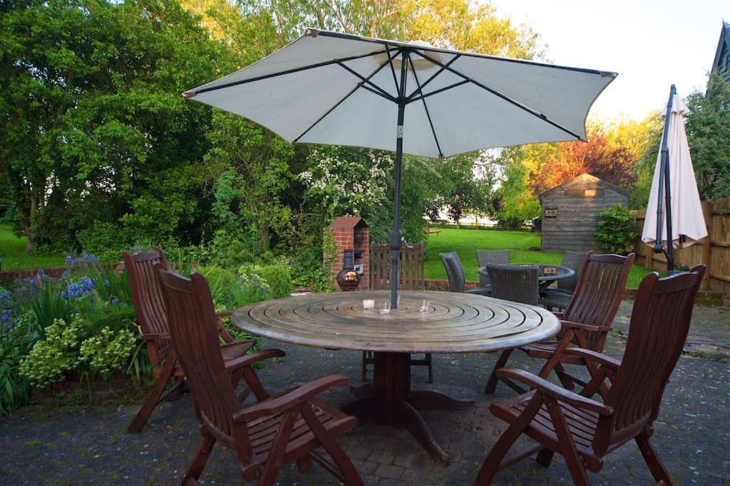 Stunning Barn Conversion Ideal For Large Families Bildeston Buitenkant foto