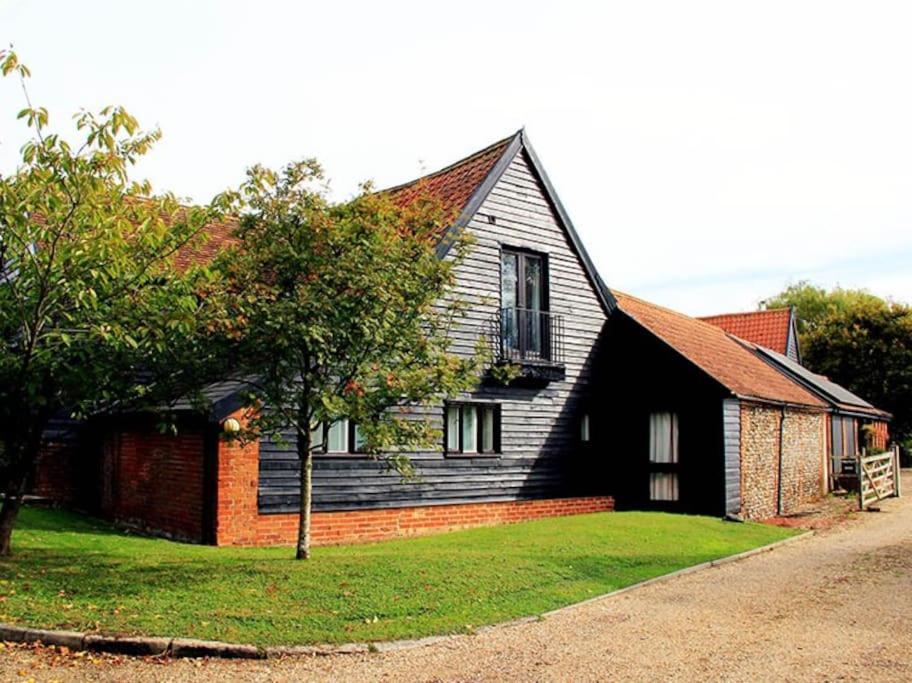 Stunning Barn Conversion Ideal For Large Families Bildeston Buitenkant foto