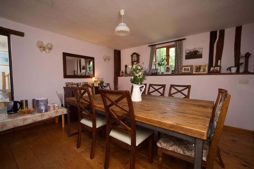 Stunning Barn Conversion Ideal For Large Families Bildeston Buitenkant foto