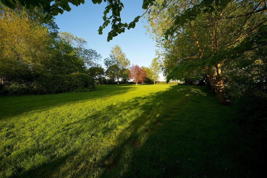 Stunning Barn Conversion Ideal For Large Families Bildeston Buitenkant foto