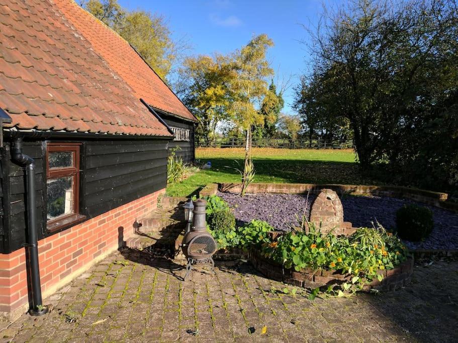 Stunning Barn Conversion Ideal For Large Families Bildeston Buitenkant foto