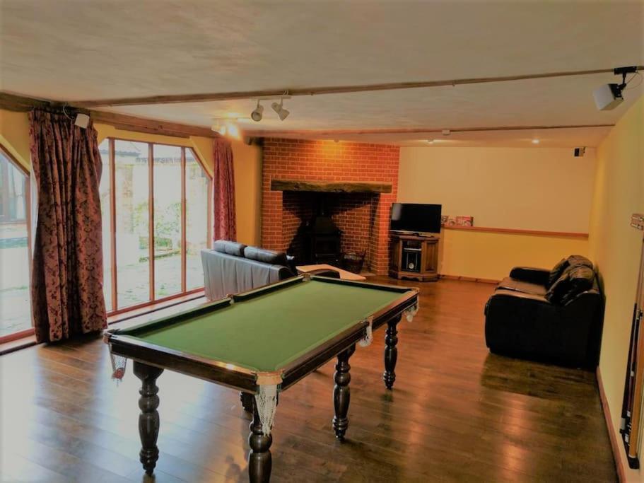 Stunning Barn Conversion Ideal For Large Families Bildeston Buitenkant foto