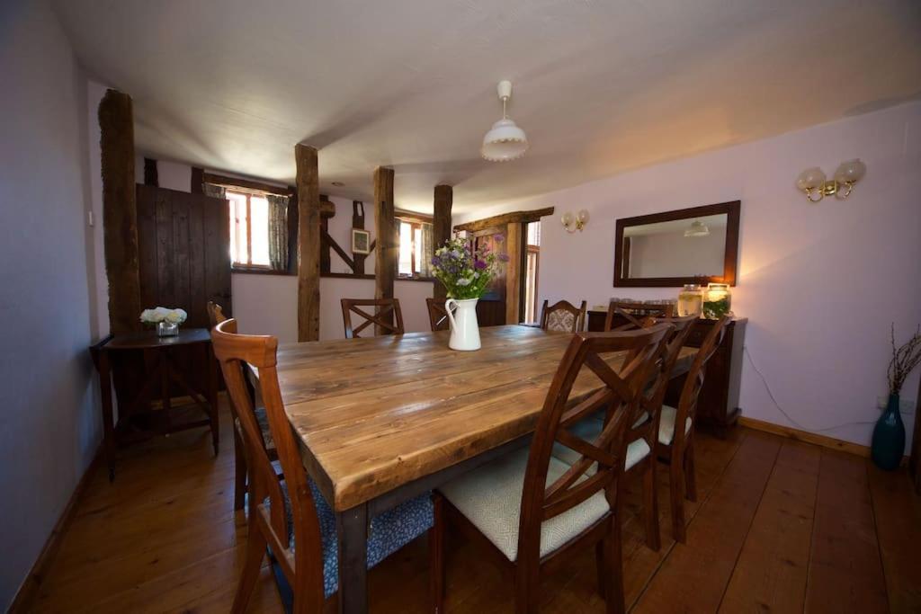 Stunning Barn Conversion Ideal For Large Families Bildeston Buitenkant foto