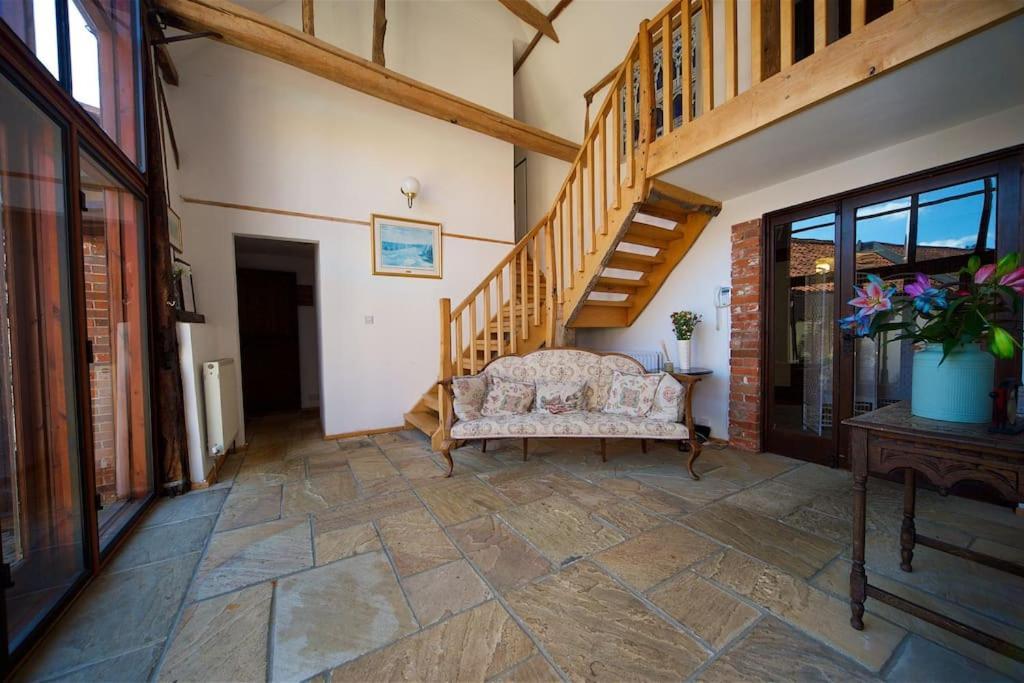 Stunning Barn Conversion Ideal For Large Families Bildeston Buitenkant foto